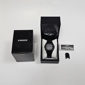 Casio GW-M5610BC-1JF Black Metal Combi Bracelet Tough Solar from Japan